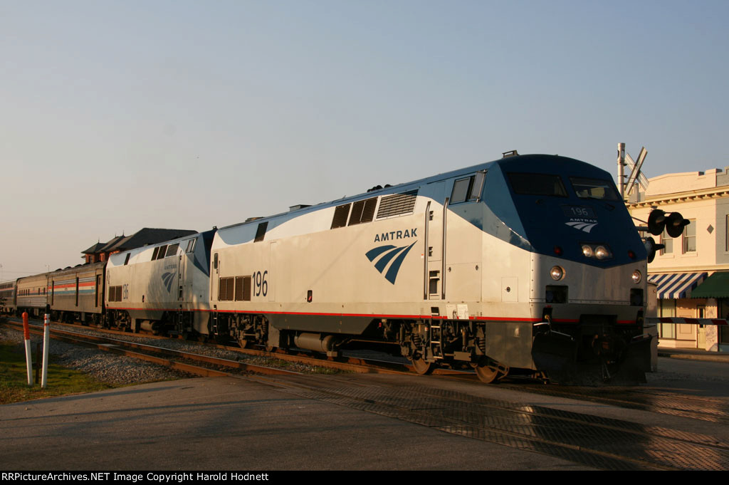 AMTK 196 & 136 lead train P092-18 away from the station